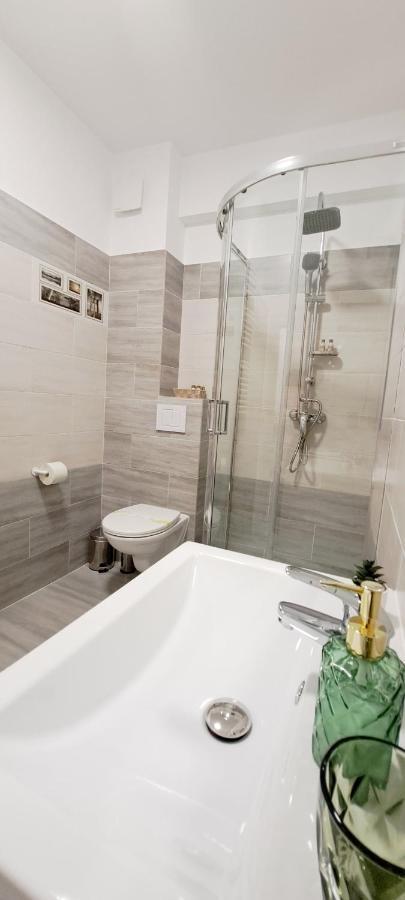 Relax Home Apartment Q Iasi Exterior foto